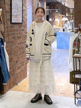 「アイテム（その他トップス、ベージュ系）」を使った、M I N Oさん（レディース・165cm）の秋コーディネート