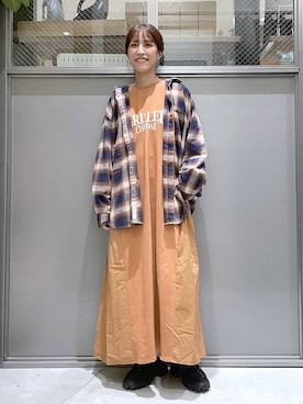 「アイテム（モカシン/デッキシューズ）」を使った、M I N Oさん（レディース・165cm）の秋コーディネート