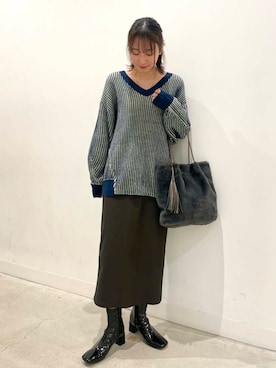 「RODE SKO（ロデスコ）のタッセル付フラッフィトートバッグ（トートバッグ）」を使った、ひなちさん（レディース・164cm）の冬コーディネート