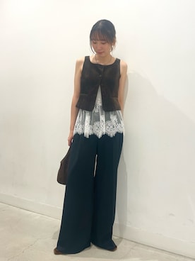 「アイテム（ダウンベスト、ブラウン系）」を使った、ひなちさん（レディース・164cm）の秋コーディネート