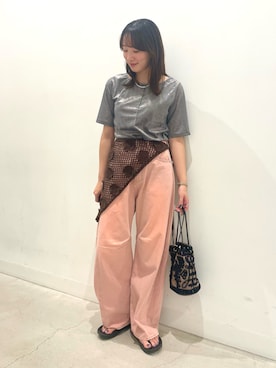 「SENSE OF PLACE by URBAN RESEARCH（センスオブプレイスバイアーバンリサーチ）のコードシシュウベロアバッグ（ハンドバッグ）」を使った、ひなちさん（レディース・164cm）の夏コーディネート
