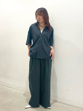 「SENSE OF PLACE by URBAN RESEARCH（センスオブプレイスバイアーバンリサーチ）の『軽量/消臭/抗菌』ベルトデザインミュール（パンプス、シルバー系）」を使った、ひなちさん（レディース・164cm）の春コーディネート