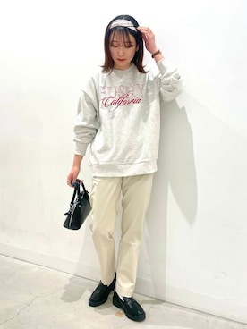 「スカーフ」｜「アイテム（スウェット）」を使った、ひなさん（レディース・164cm）の冬コーディネート