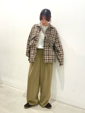 「SENSE OF PLACE by URBAN RESEARCH（センスオブプレイスバイアーバンリサーチ）のアイテム（Tシャツ/カットソー）」を使った、ひなちさん（レディース・164cm）の秋コーディネート