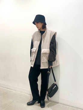 「アイテム（ダウンベスト）」を使った、ひなちさん（レディース・164cm）の秋コーディネート