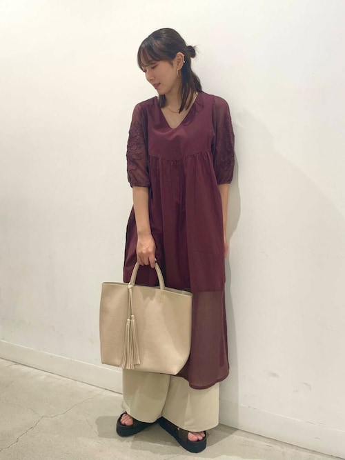 【美品】URBAN RESEARCH ワンピース　オケージョン　アーバンリサーチ セール】ZIPVネックカットワンピース（ワンピース）｜SENSE OF