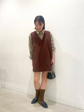 「アイテム（レッグウォーマー）」を使った、ひなちさん（レディース・164cm）の秋コーディネート