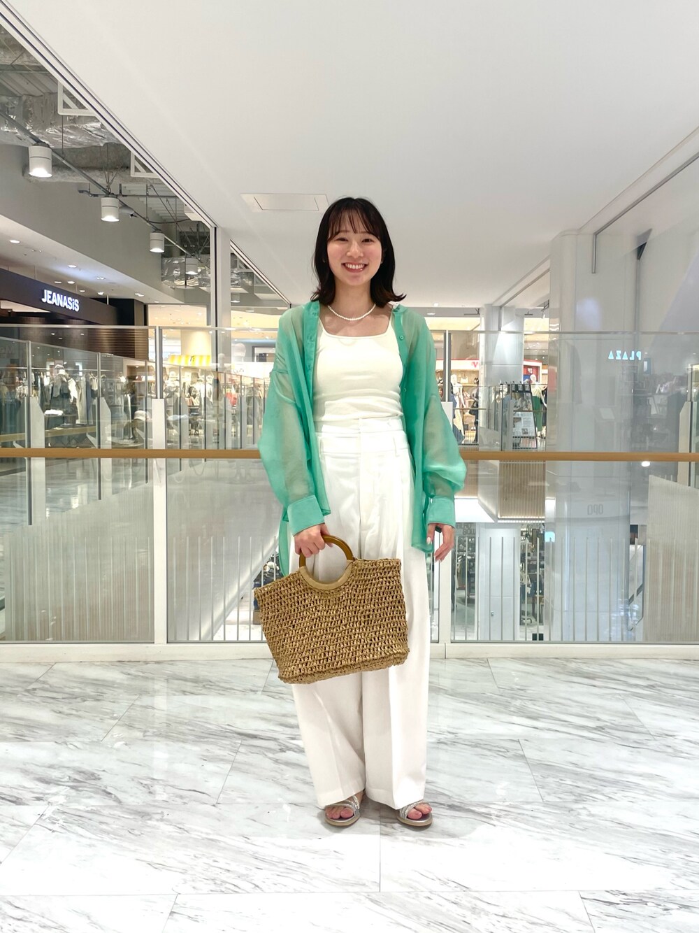 ひなさんの「スクエアネックカップツキタンクトップ（SENSE OF PLACE by URBAN RESEARCH）」を使ったコーディネートの1枚目の写真