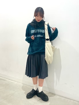 「アイテム（サンダル）」を使った、ひなちさん（レディース・164cm）の冬コーディネート