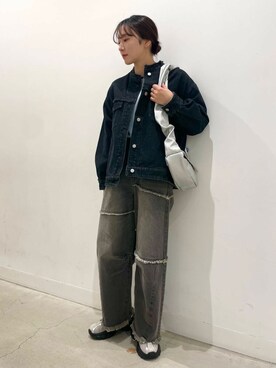 「シルバー」｜「アイテム（デニムジャケット）」を使った、ひなさん（レディース・164cm）の冬コーディネート