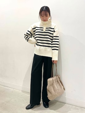 「RODE SKO（ロデスコ）のタッセル付フラッフィトートバッグ（トートバッグ）」を使った、ひなちさん（レディース・164cm）の秋コーディネート