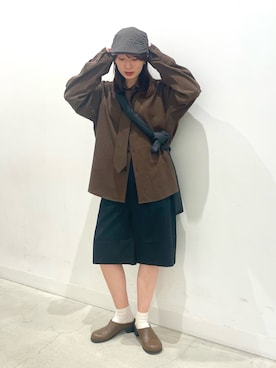 「アイテム（スリッポン）」を使った、ひなちさん（レディース・164cm）の秋コーディネート