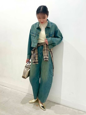 「アイテム（デニムジャケット、グリーン系）」を使った、ひなさん（レディース・164cm）の春コーディネート