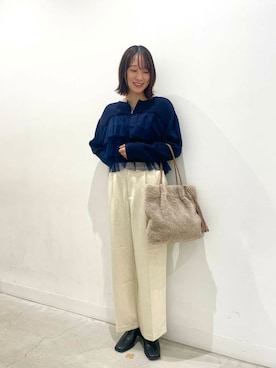 「RODE SKO（ロデスコ）のタッセル付フラッフィトートバッグ（トートバッグ）」を使った、ひなちさん（レディース・164cm）の秋コーディネート