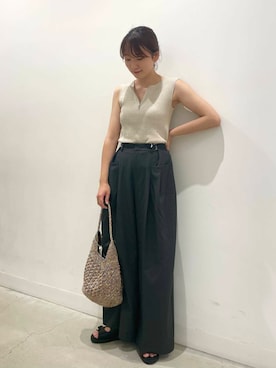 「帰省コーデ」｜「アイテム（スラックス）」を使った、ひなさん（レディース・164cm）の夏コーディネート
