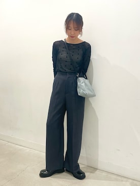 「SENSE OF PLACE by URBAN RESEARCH（センスオブプレイスバイアーバンリサーチ）のモチーフシアーカットトップ（Tシャツ/カットソー、ブラック系）」を使った、ひなちさん（レディース・164cm）の春コーディネート