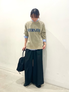 「アイテム（ローファー）」を使った、ひなちさん（レディース・164cm）の秋コーディネート