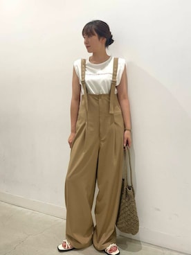 「アイテム（オールインワン・サロペット、ベージュ系）」を使った、ひなさん（レディース・164cm）の夏コーディネート