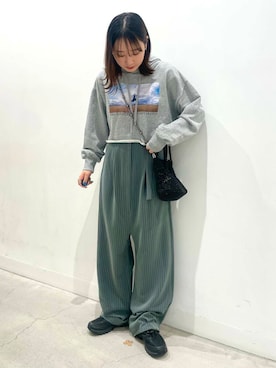 「パーカー」｜「アイテム（オールインワン・サロペット）」を使った、ひなさん（レディース・164cm）の春コーディネート