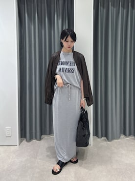 「DouDou（ドゥドゥ）の【セットアップ可能】フロッキー肩タックプリントTEE（Tシャツ/カットソー、グレー系）」を使った、doudouyuikaさん（レディース・157cm）の春コーディネート