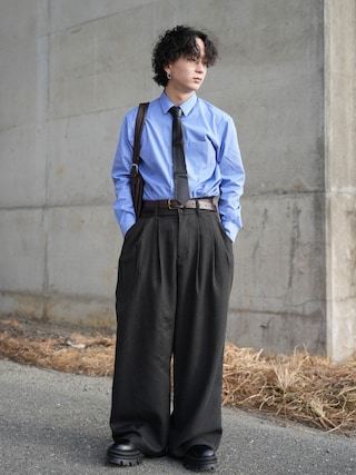 「SINSS(シンス)の3-Tuck wide straight slacks / 3タックワイドストレートスラックス(スラックス)」を使った、熊谷一平さん(メンズ・165cm)の冬コーディネート