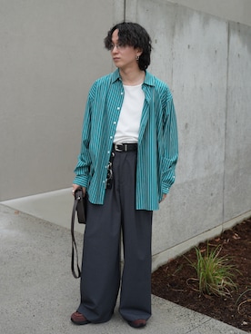 「SINSS（シンス）のアイテム（スラックス）」を使った、熊谷一平さん（メンズ・165cm）の春コーディネート
