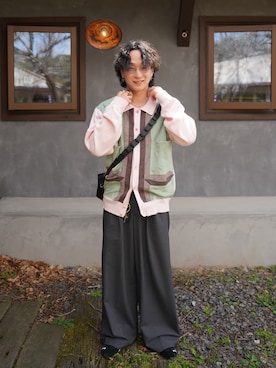 「SINSS（シンス）のアイテム（アクセサリー）」を使った、熊谷一平さん（メンズ・165cm）の春コーディネート