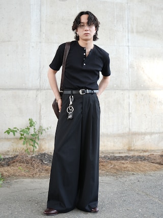 「SINSS(シンス)のRib henley HS T-shirt / リブヘンリーショートスリーブTシャツ(Tシャツ/カットソー)」を使った、熊谷一平さん(メンズ・165cm)の夏コーディネート