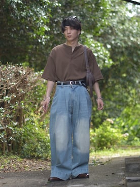 「soerte（ソエルテ）のWIDE BUGGY VINTAGE LIKE DENIM PANTS " MUD DYEING / WASHED "/ワイドバギーヴィンテージライクデニムパンツ（デニムパンツ）」を使った、熊谷一平さん（メンズ・165cm・20代）の夏コーディネート
