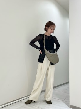 「アイテム（サンダル、グリーン系）」を使った、山田　オデット エ オディール スタッフさん（レディース・160cm）の秋コーディネート