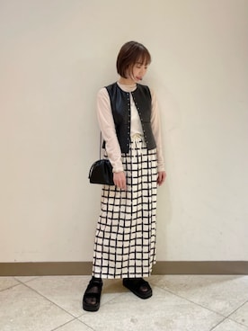 「ESLOW（エスロー）のアイテム」を使った、山田　オデット エ オディール スタッフさん（レディース・160cm）の春コーディネート