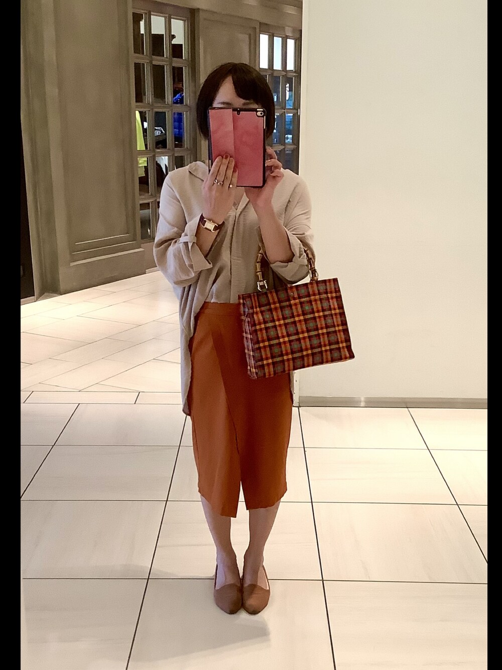 「ootd、秋冬コーデ、スカート、プチブラ、お出かけコーデ、大人カジュアル、休日コーデ、シンプルコーデ、お洒落さんとつながりたい、楽チンコーデ、キレイめ、着回しコーデ、ロングスカート」｜「SENSE OF PLACE by URBAN RESEARCHのアイテム（スカート、ブラウン系）」を使った、sayanoさん（レディース・163cm）の秋コーディネートの1枚目の写真