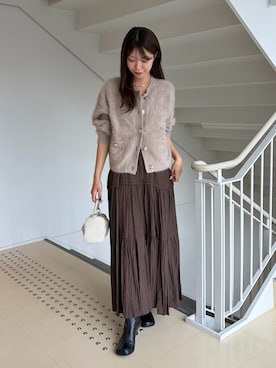 「LOUNGEDRESS（ラウンジドレス）の《軽やかで上質》ファーカシミヤミンクライクカーディガン（ニット/セーター、ベージュ系）」を使った、Fukuda Hinakoさん（レディース・159cm）の秋コーディネート