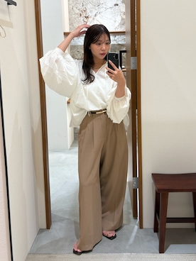 「LOUNGEDRESS（ラウンジドレス）のNEW2タックワイドパンツ（その他パンツ、ベージュ系）」を使った、Fukuda Hinakoさん（レディース・159cm）の春コーディネート