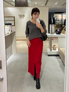 「LOUNGEDRESS（ラウンジドレス）の《新色登場》ファーカシミヤVニット（ニット/セーター、グレー系）」を使った、Fukuda Hinakoさん（レディース・159cm）の秋コーディネート