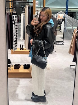 「アイテム（キーホルダー）」を使った、miiiyugramさん（レディース・165cm・20代）の秋コーディネート