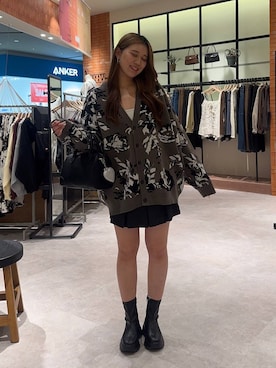 「アイテム（キーホルダー）」を使った、miiiyugramさん（レディース・165cm）の秋コーディネート