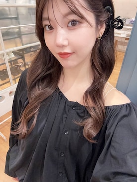 「LOWRYS FARM（ローリーズファーム）の２ＷＡＹオフショルロングスリーブ 1068686（Tシャツ/カットソー、ブラック系）」を使った、saaaki0217さん（レディース）の秋コーディネート