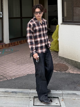 「アイテム（財布）」を使った、岡本幸大さん（メンズ・172cm）の秋コーディネート