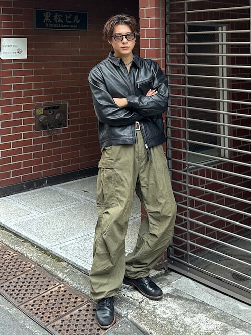 「CRIMIE（クライミー）のMIKE BIKER SHADE SUNGLASSES（サングラス）」を使った、岡本幸大さん（メンズ・172cm）の秋コーディネート