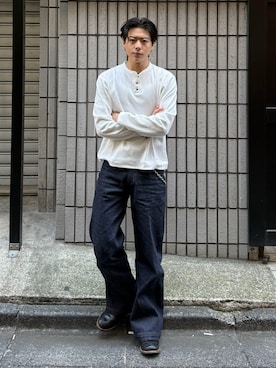 「Levi's（リーバイス）のアイテム」を使った、岡本幸大さん（メンズ・172cm）の春コーディネート