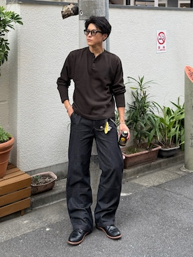 「アイテム（ブレスレット）」を使った、岡本幸大さん（メンズ・172cm）の秋コーディネート