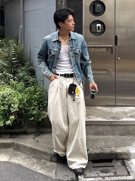 「アイテム（コインケース）」を使った、岡本幸大さん（メンズ・172cm）の秋コーディネート