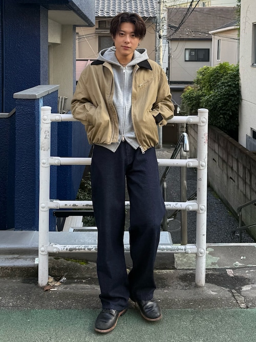 「SINSS（シンス）のHeavy weight double zip hoodie / ヘビーウェイトダブルジップフーディー（短丈）（パーカー）」を使った、岡本幸大さん（メンズ・172cm）の秋コーディネート