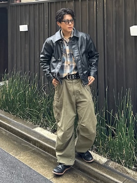 「アイテム（ウォレットチェーン）」を使った、岡本幸大さん（メンズ・172cm）の冬コーディネート