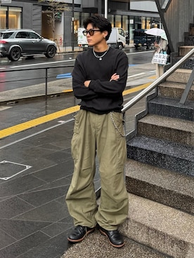 「アイテム（カーゴパンツ）」を使った、岡本幸大さん（メンズ・172cm）の秋コーディネート