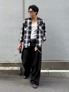 「アイテム（コインケース）」を使った、岡本幸大さん（メンズ・172cm・20代）の秋コーディネート