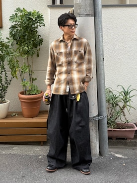 「アイテム（コインケース）」を使った、岡本幸大さん（メンズ・172cm・20代）の秋コーディネート