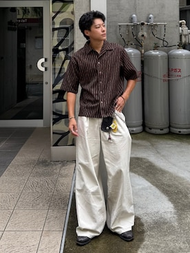 「Adoon plain（アドーンプレーン）のアイテム（パンツ）」を使った、岡本幸大さん（メンズ・172cm）の夏コーディネート