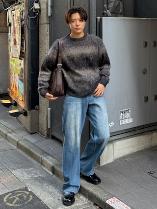 「SINSS(シンス)のWool blend gradation knit / ウールブレンドグラデーションニット(ニット/セーター)」を使った、岡本幸大さん(メンズ・172cm)の秋コーディネート